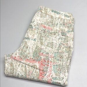 LIKE NEW NYDJ PATTERN DENIM CAPRIS 14/32x19 ⭐️